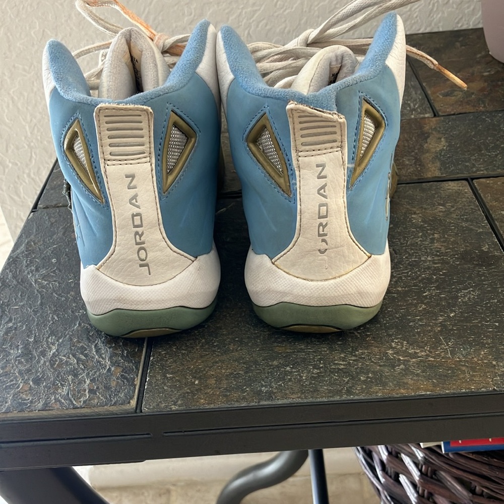 Air Jordan North Carolina‎ white and blue sneakers size 7Y used - Picture 4 of 6